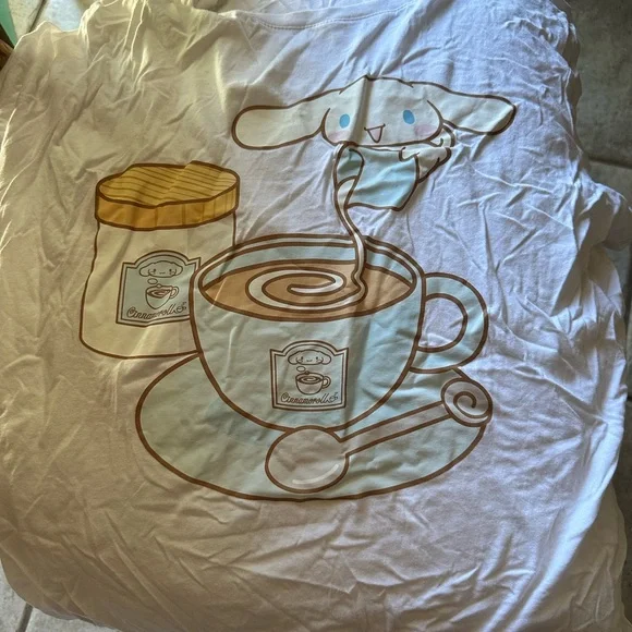 Sanrio White Hello Kitty and Friends Tee - Picture 1 of 4